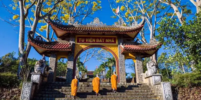 Hành Trình Khám Phá Ảnh Chùa Phật Giáo Đà Lạt Đầy Bình An