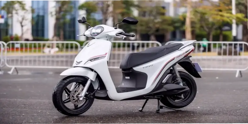 Khám Phá VinFast Evo 100: Xe Máy Điện Lý Tưởng Cho Gia Đình Trẻ