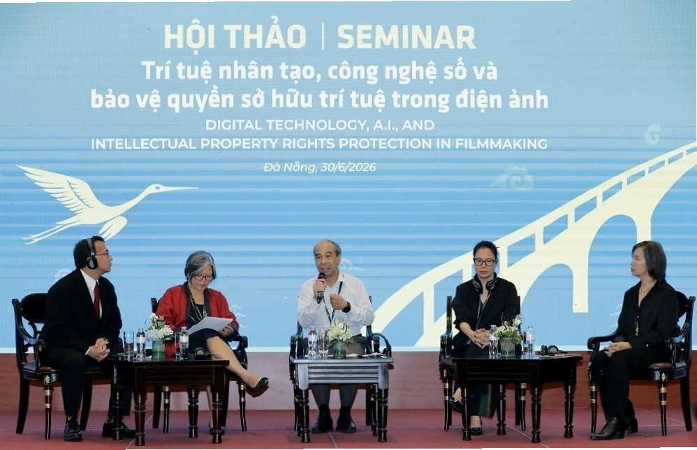 Biển hiệu MM Mega Market