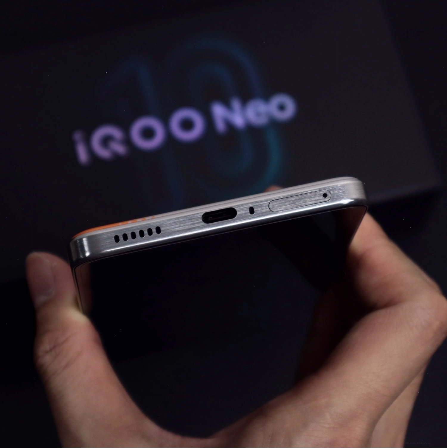 Các phụ kiện đi kèm Vivo iQOO Neo 10