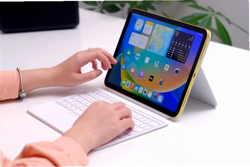 Camera trước iPad Gen 10 đặt ngang