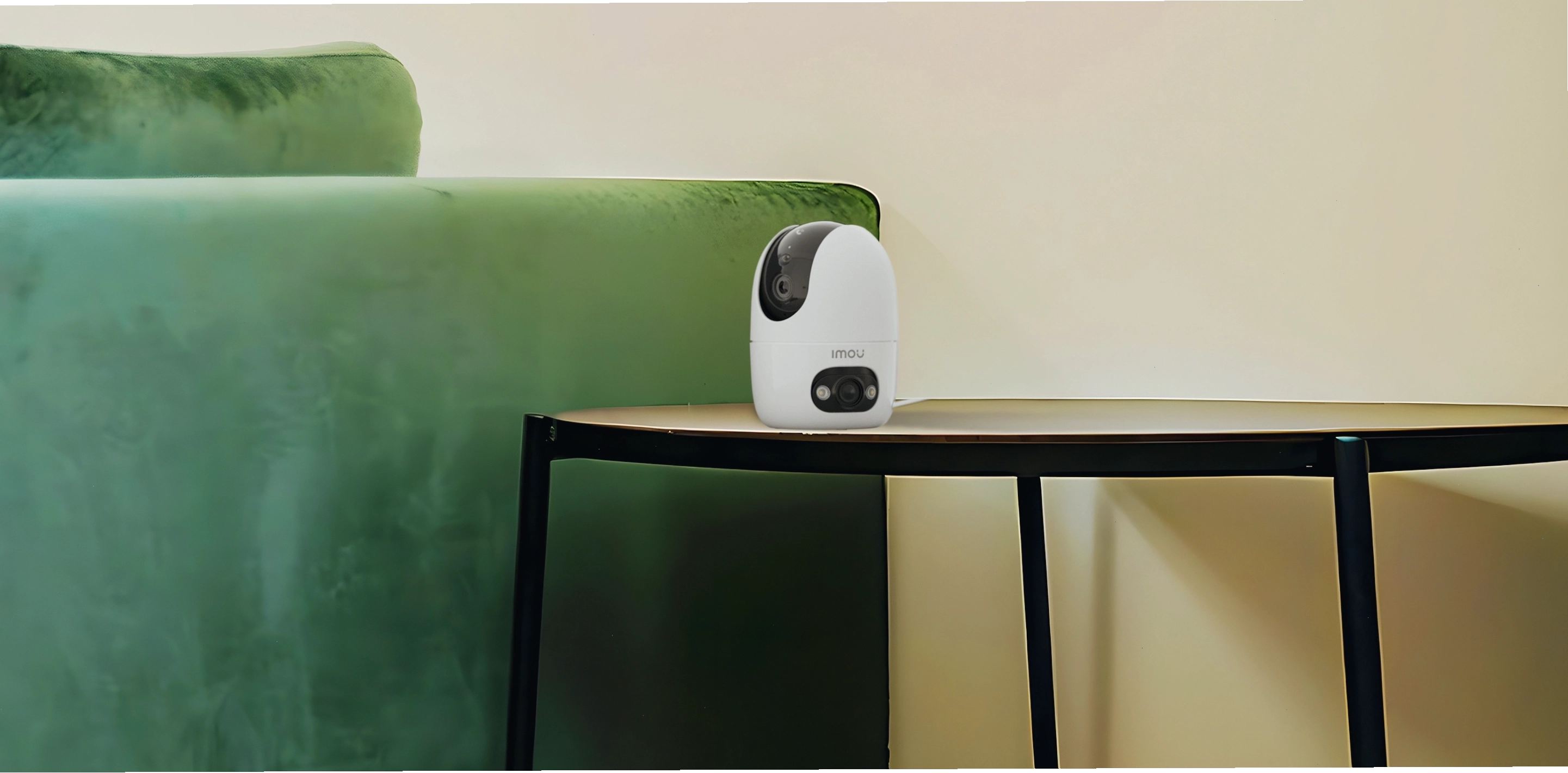 Cận cảnh một mẫu camera Imou trong nhà nhỏ gọn