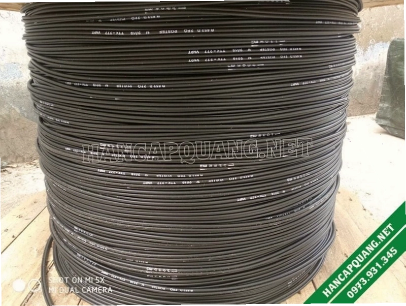 Cáp quang treo 4FO Postef Singlemode có cấu trúc bảo vệ sợi quang