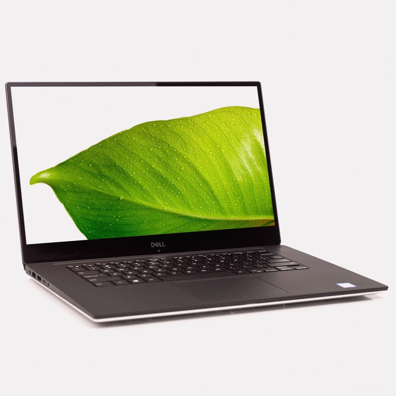 Cấu hình mạnh mẽ của Dell Precision 5530 với CPU Core i7 và GPU Nvidia Quadro P1000