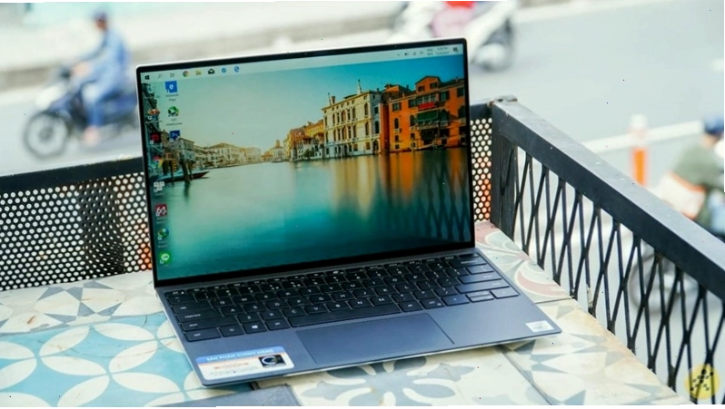 Cấu hình mạnh mẽ của Dell XPS 13 với chip Intel Core Ultra
