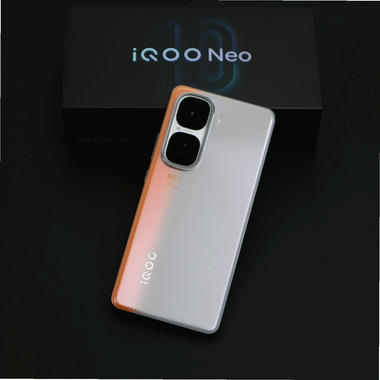 Chi tiết cạnh viền của Vivo iQOO Neo 10