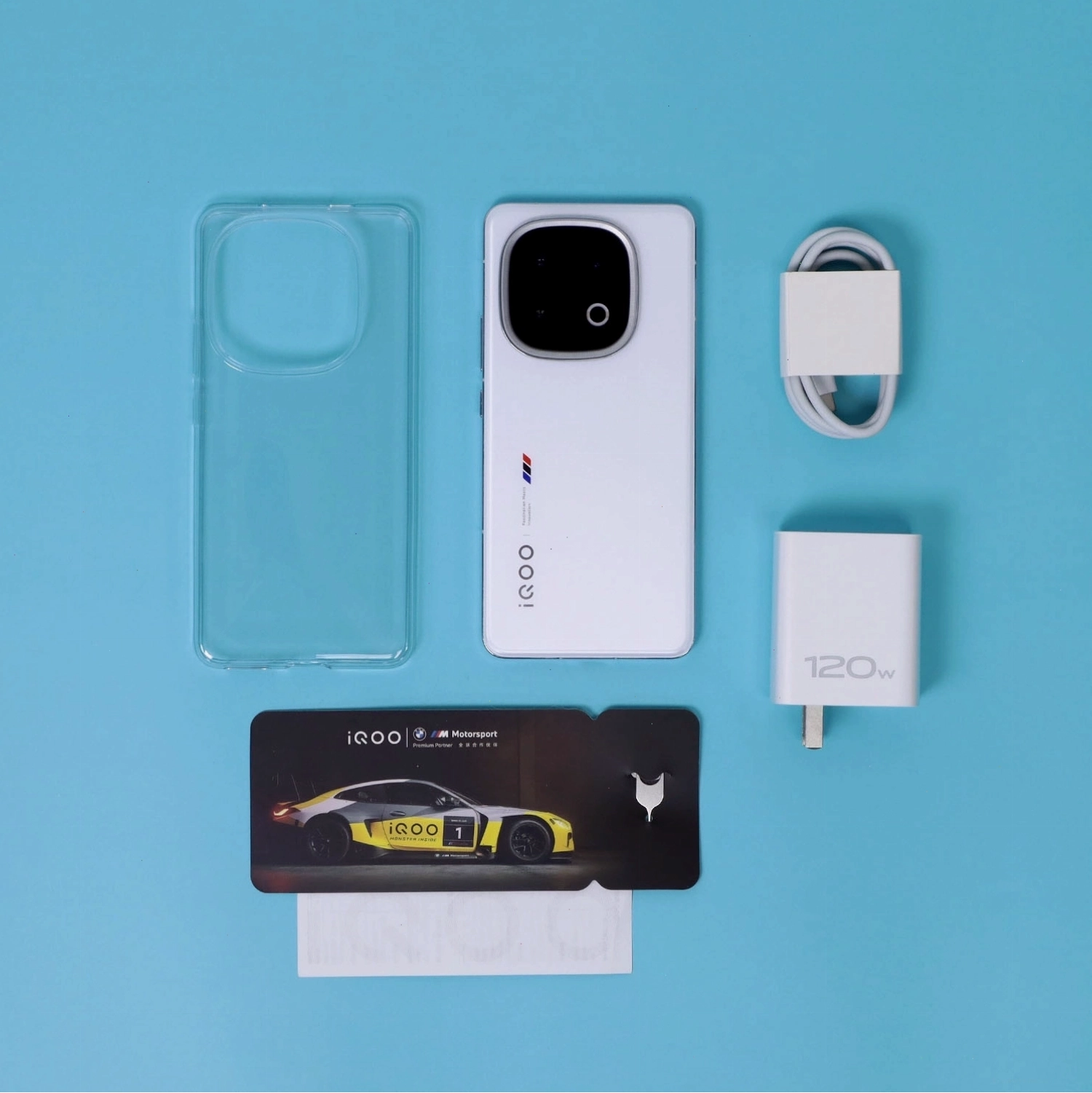 Chi tiết thiết kế mặt sau của Vivo iQOO 13