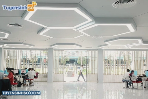 Cơ sở vật chất khang trang của Đại học Công nghiệp TP.HCM