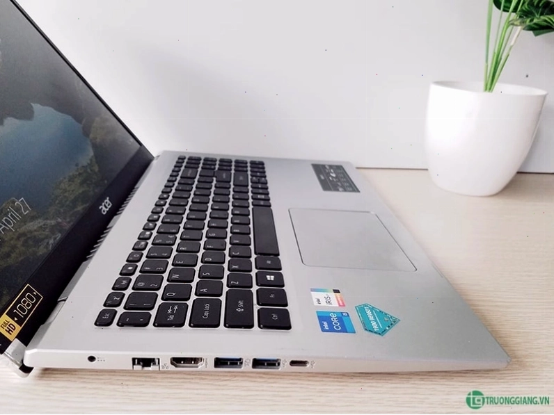 Cổng kết nối đa dạng trên Laptop Acer Aspire 5 A515-56-54PK