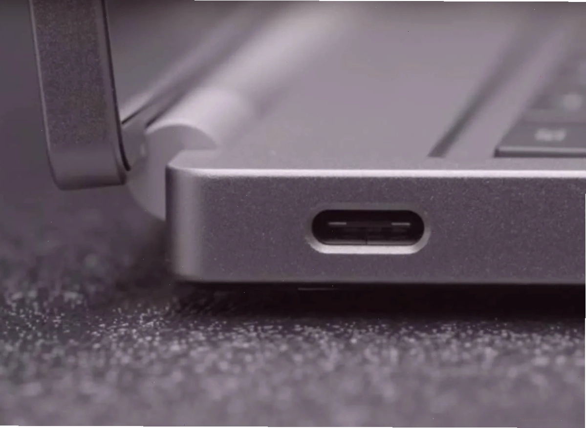 Cổng kết nối USB-C trên laptop