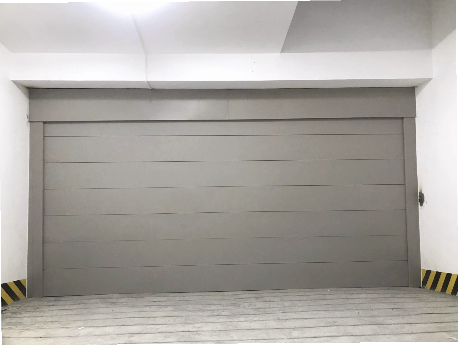 Cửa cuốn EI90 có thể sử dụng cho các chung cư, hầm gửi xe và khu vực thương mại
