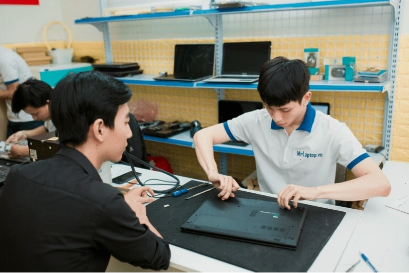 Dịch vụ sửa chữa laptop lấy liền tại MrLaptop