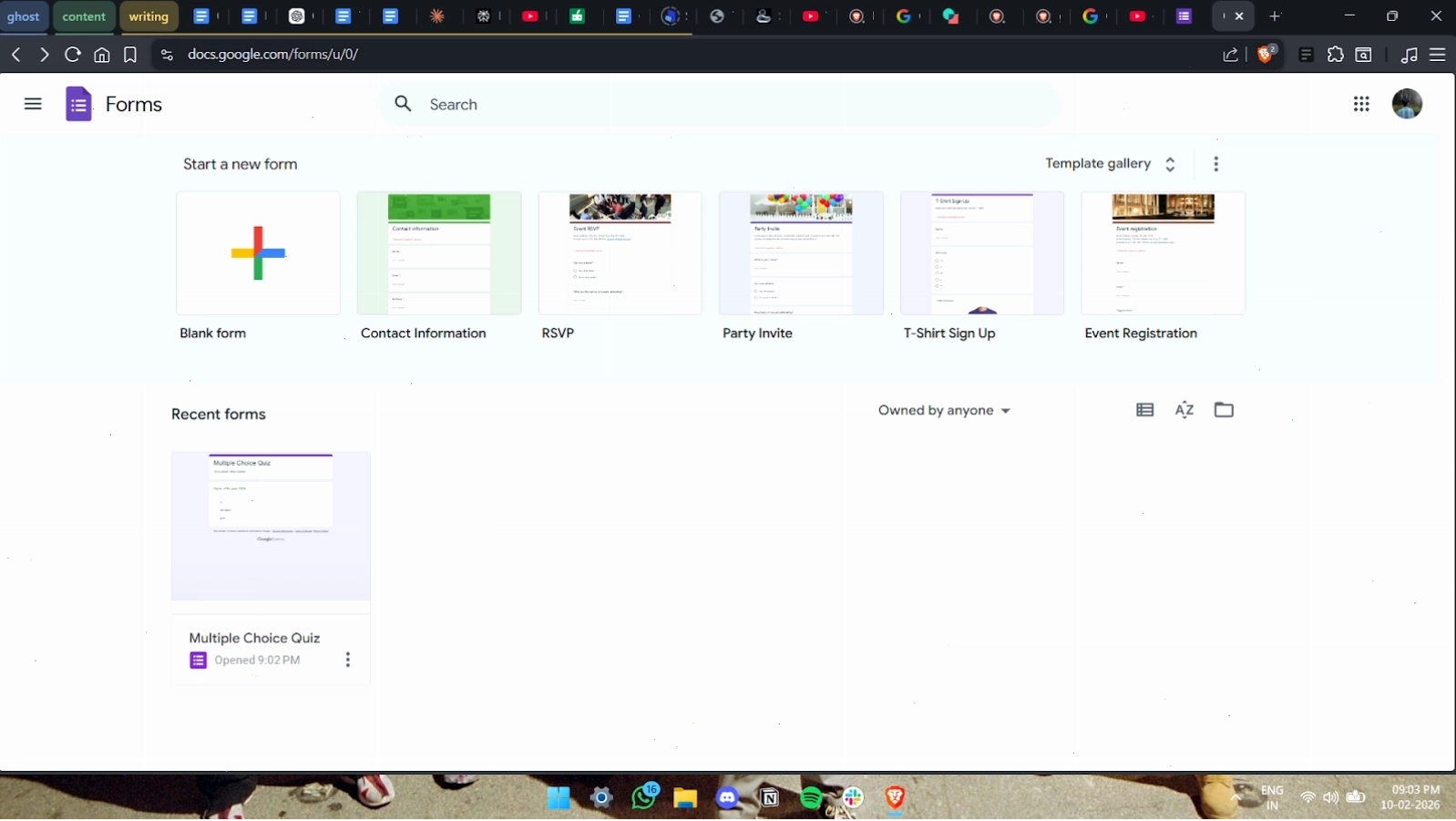 Giao diện tạo bài kiểm tra Google Forms với tùy chọn bật chế độ bài kiểm tra