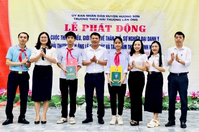 Hình ảnh lễ phát động cuộc thi tìm hiểu về Đại danh y Hải Thượng Lãn Ông