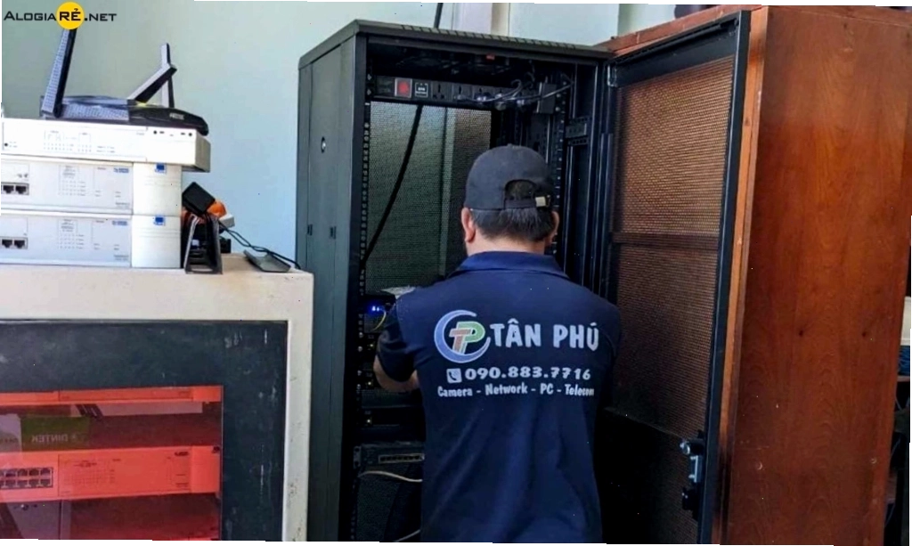 Hình ảnh thực tế camera không dây giám sát khu vực sân vườn