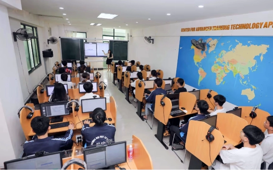 Hình ảnh về chương trình đào tạo đại học tại Trường Đại học Sư phạm Hà Nội