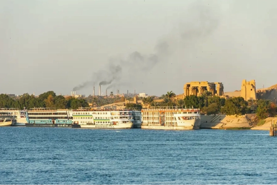 Hoàng hôn rực rỡ trên sông Nile