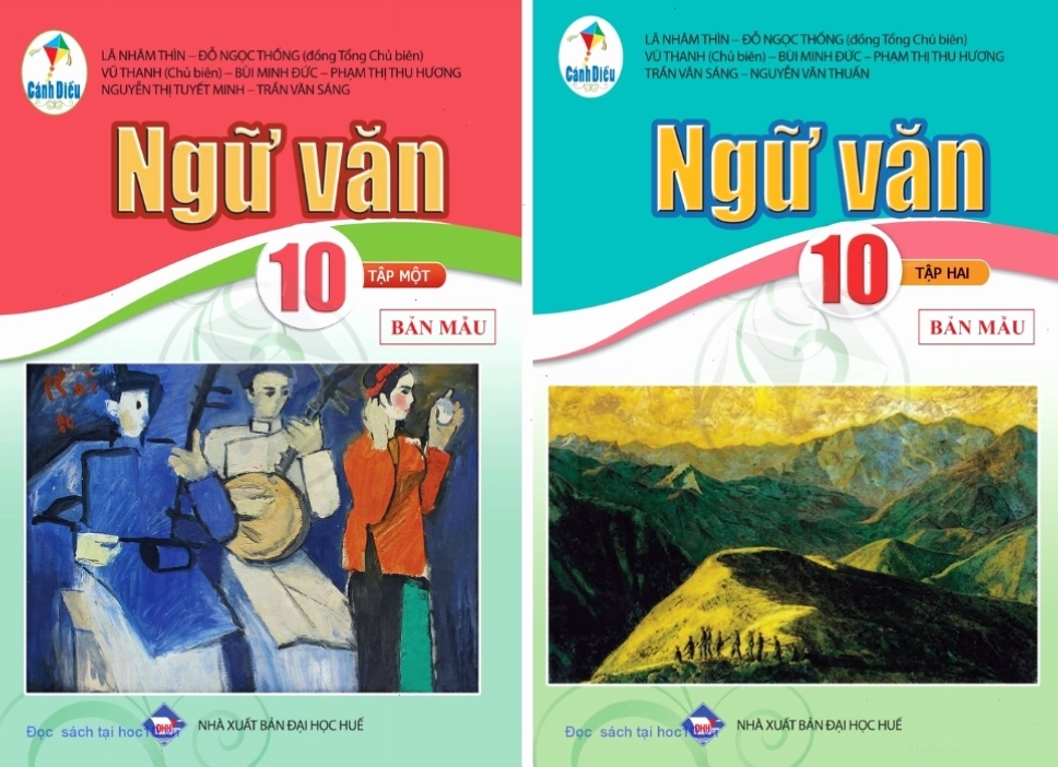 Học sinh đang chăm chú soạn bài Ngữ văn 10