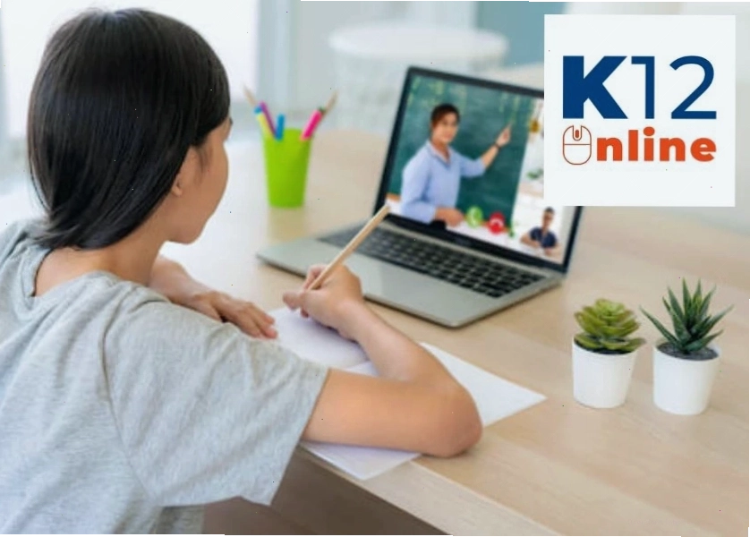 Học sinh tham gia học tập và trao đổi qua phần mềm K12Online