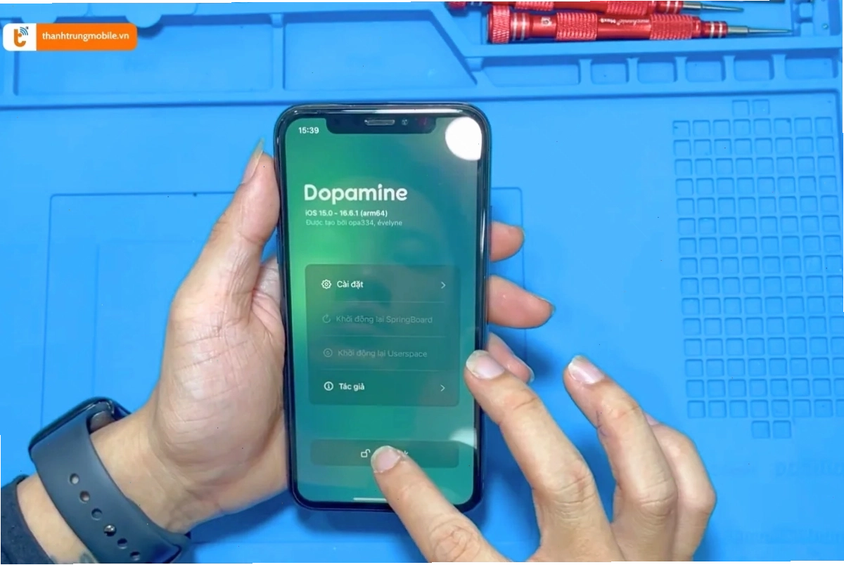 Hướng dẫn cách sử dụng Dopamine để jailbreak thông qua TrollStore