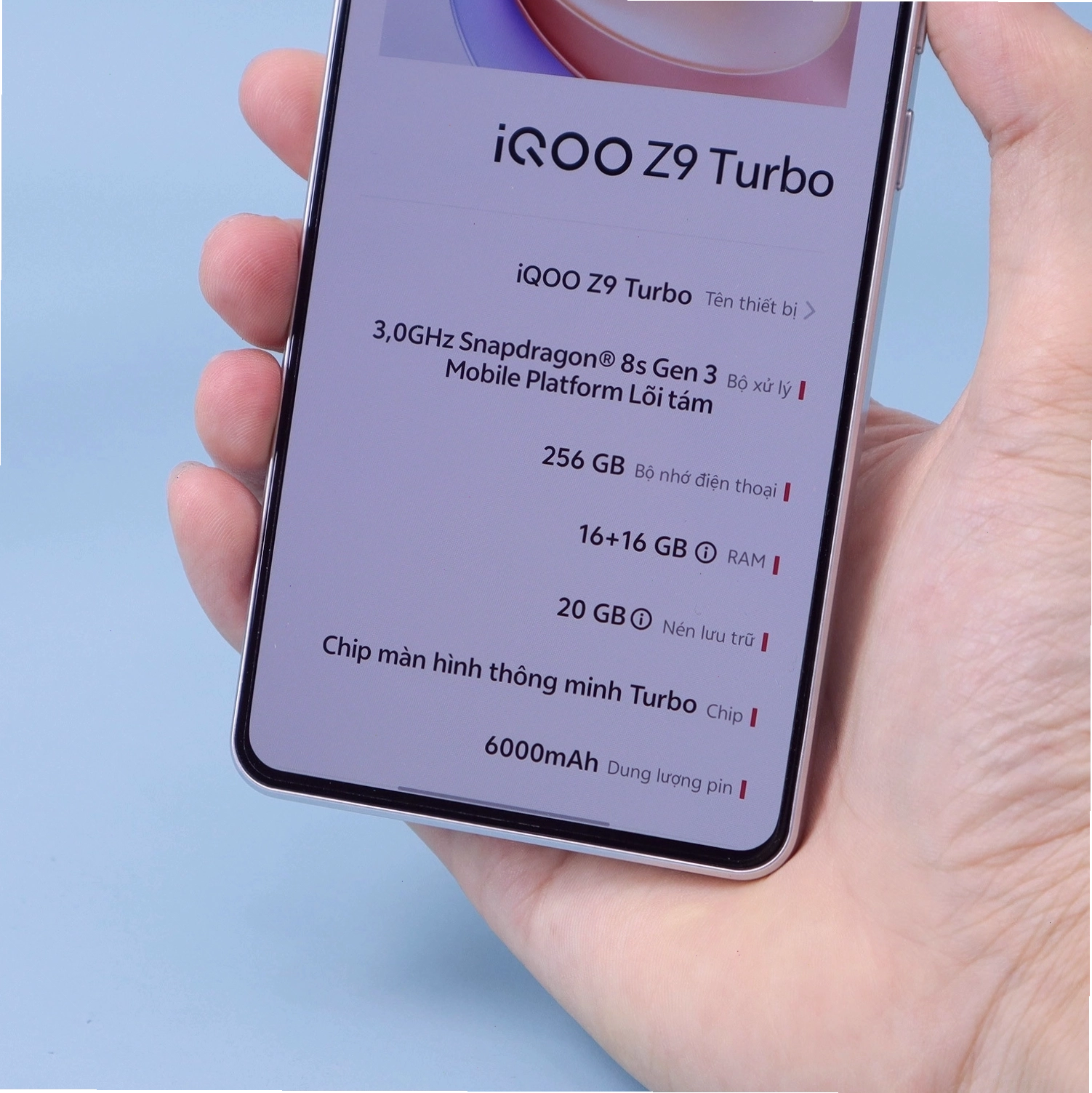 iQOO Z9 Turbo trong tay người dùng