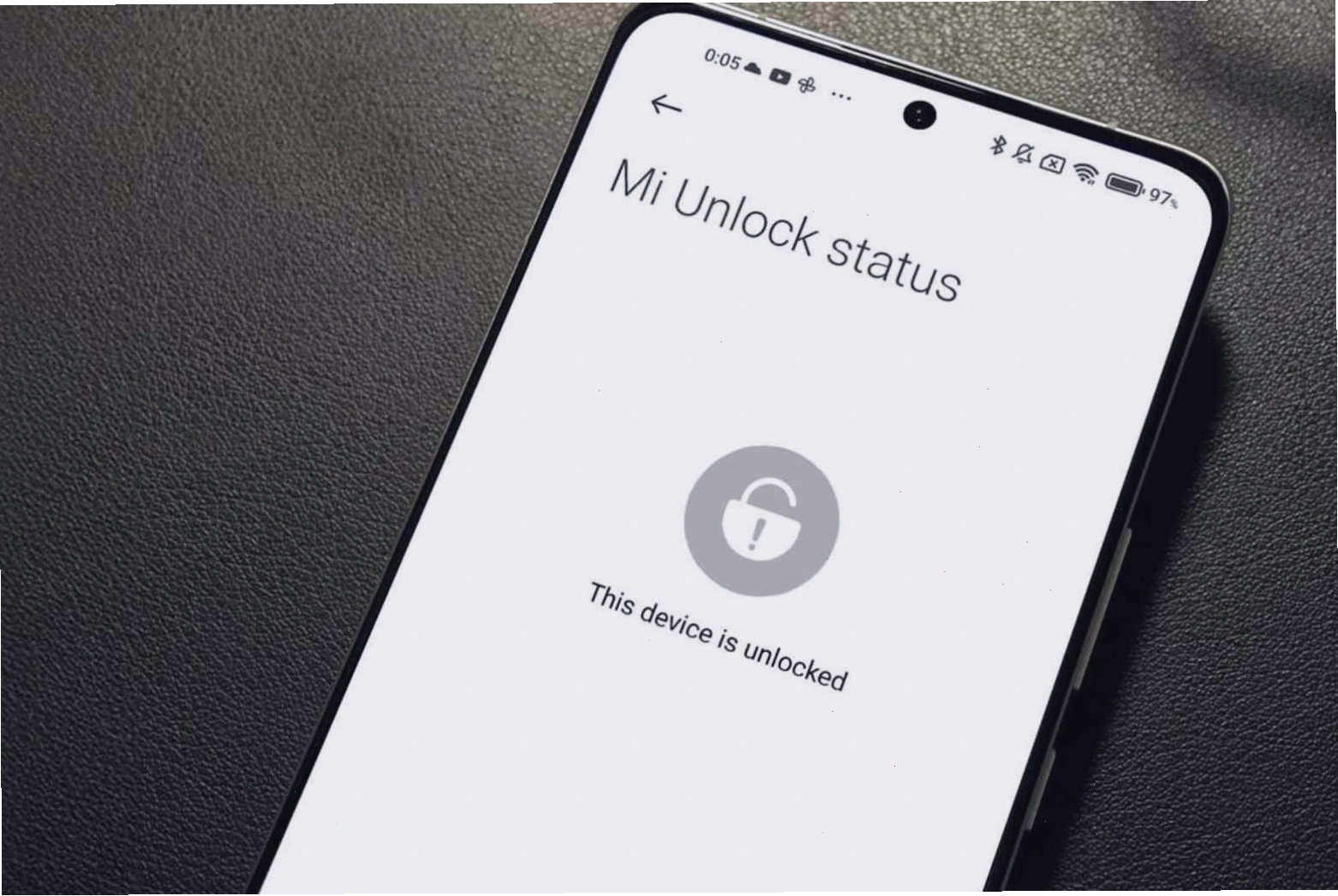 Khi Unlock Bootloader, thiết bị chấp nhận chạy ROM không chính thống