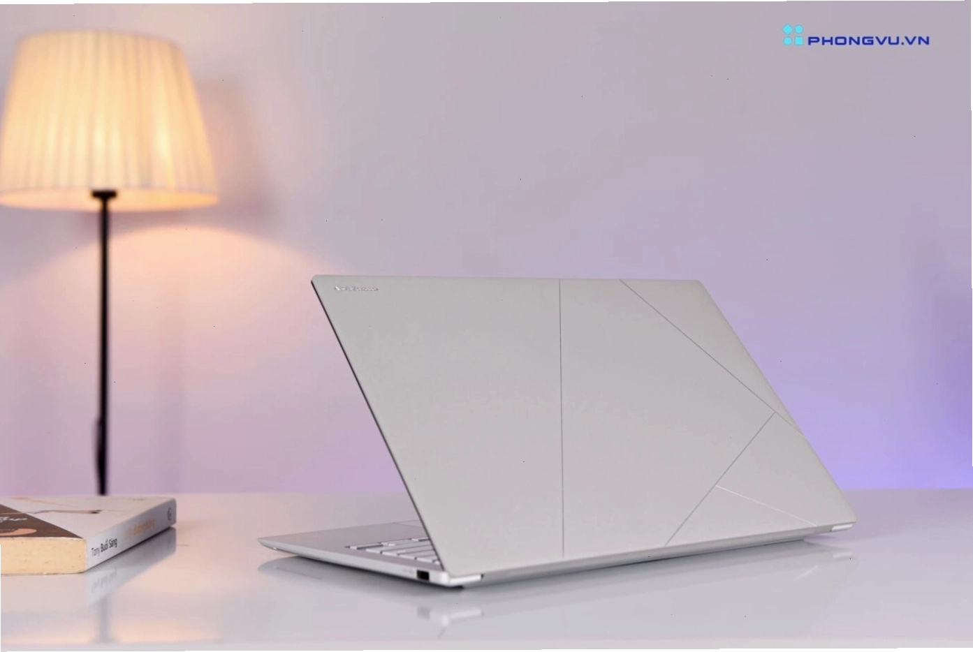 Laptop Asus Zenbook với màn hình OLED