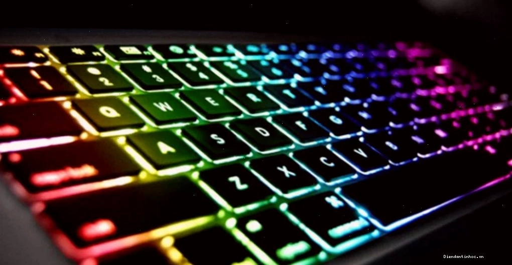 Laptop Lenovo với bàn phím RGB nổi bật