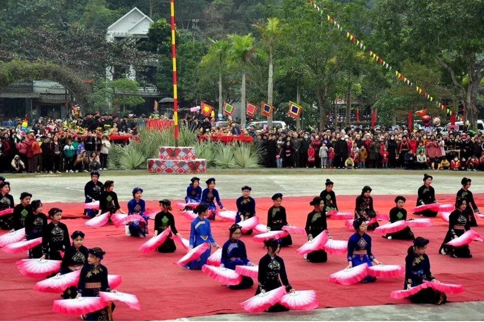 Lễ hội Lồng Tồng cầu mong mùa màng bội thu