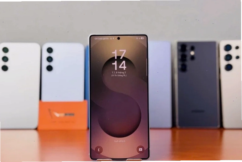 Màn hình Dynamic LTPO AMOLED 2X của Galaxy S25 Ultra hiển thị màu sắc rực rỡ và chi tiết