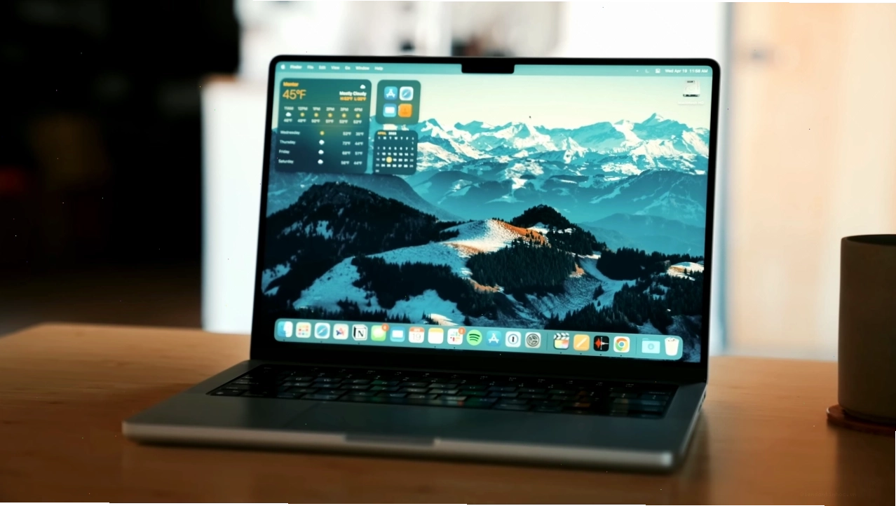 Màn hình sắc nét và sống động trên MacBook Pro M2