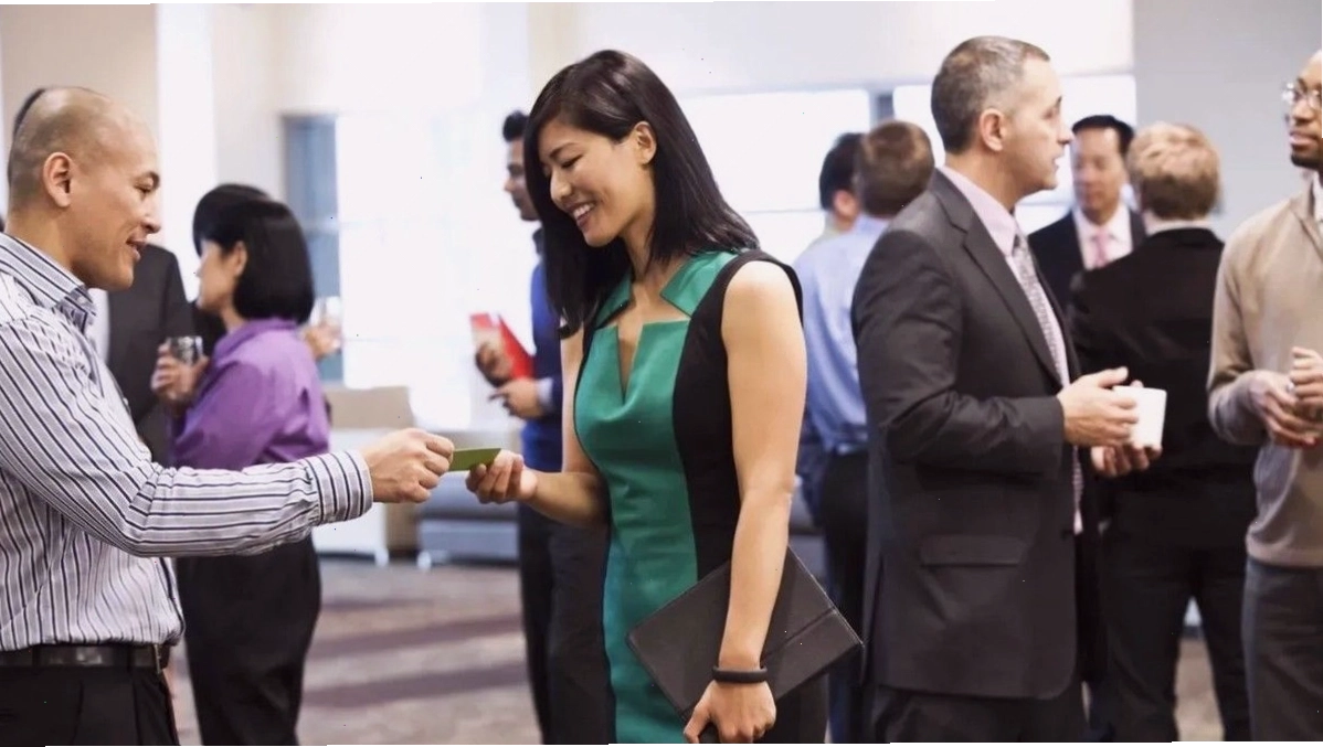 Networking là gì? Việc gặp gỡ những người mới có cùng nghề nghiệp, ngành nghề hoặc sở thích
