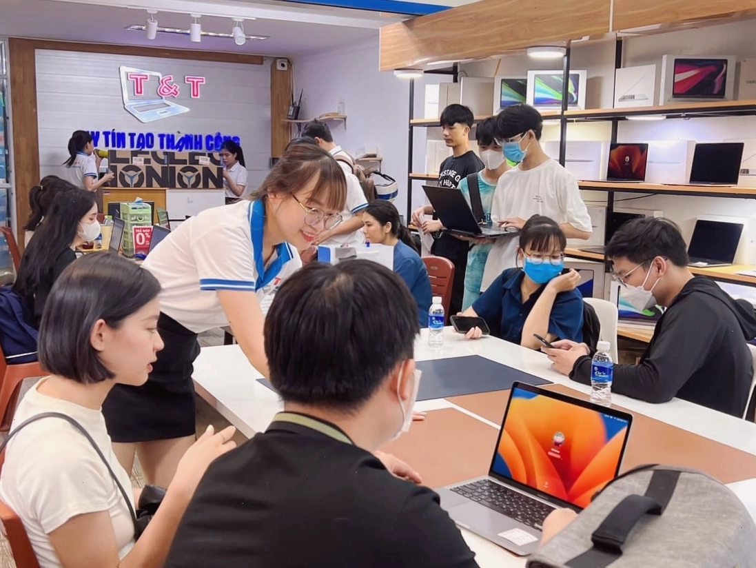 Người dùng hài lòng khi sử dụng MacBook Air M4 cho công việc