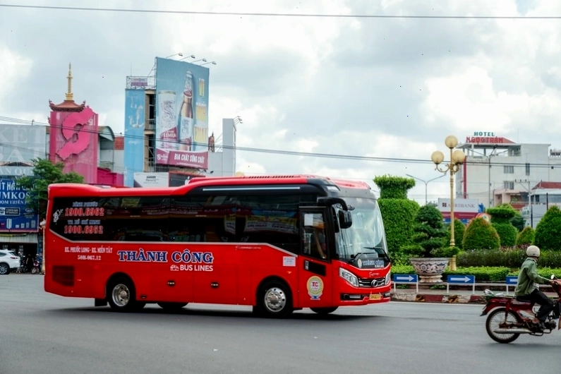 Nhà xe Thành Công phục vụ hành khách