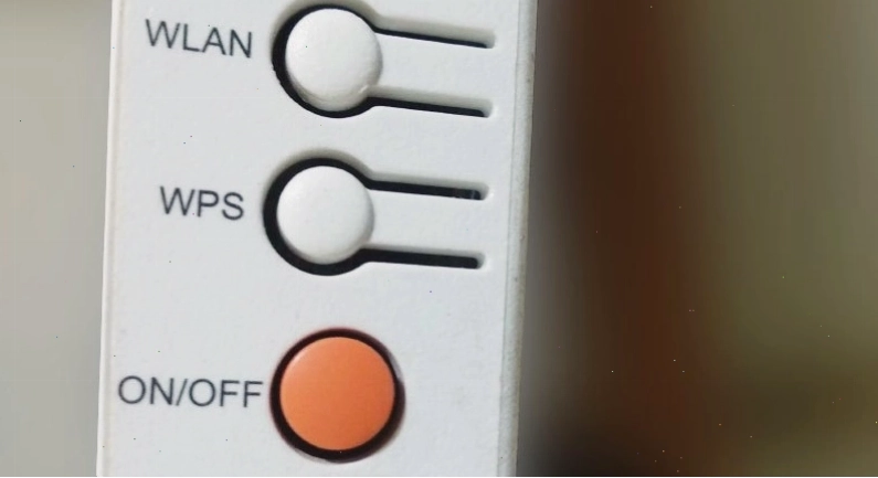 Nút WPS trên modem thường có ký hiệu hai mũi tên đan xen