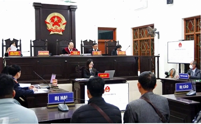 Phiên tòa xét xử vụ án lừa đảo chiếm đoạt tài sản