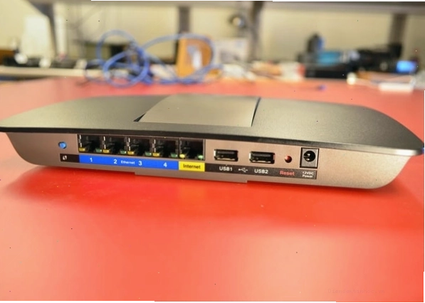 Reset router về cài đặt gốc