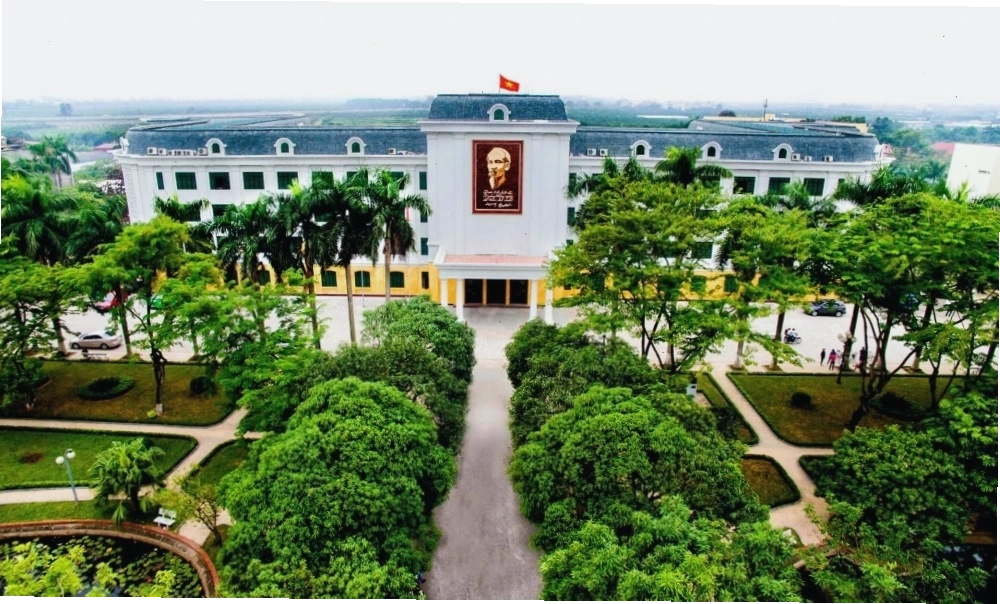 Sinh viên Học viện Nông nghiệp Việt Nam trong buổi học thực hành