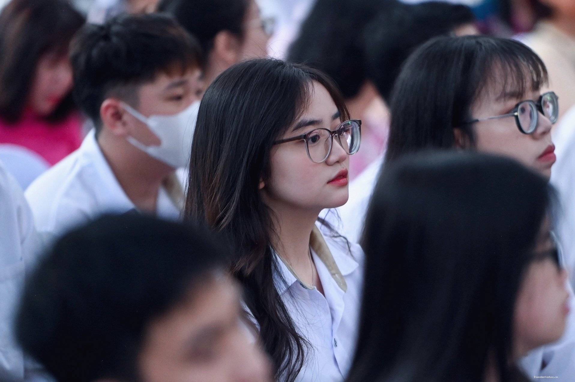 Sinh viên nghe giảng trong lớp học luật