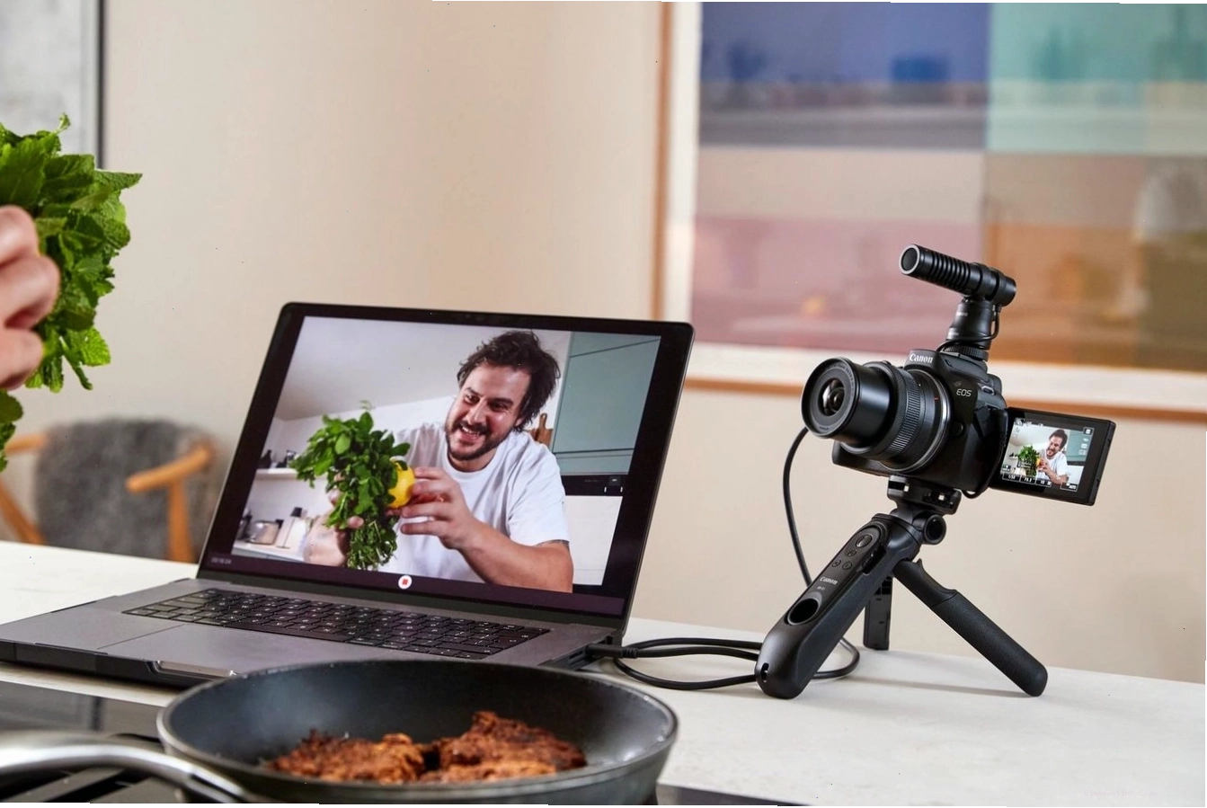 Sử dụng Canon EOS R50 như webcam để livestream
