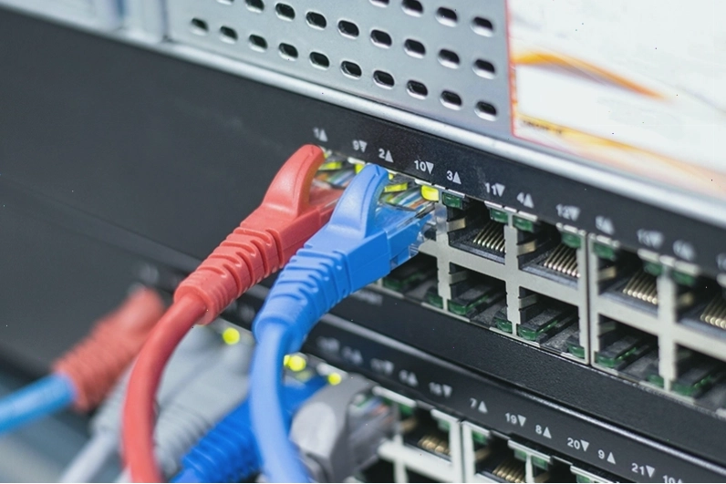 Switch nhận và chuyển tiếp dữ liệu giữa các thiết bị