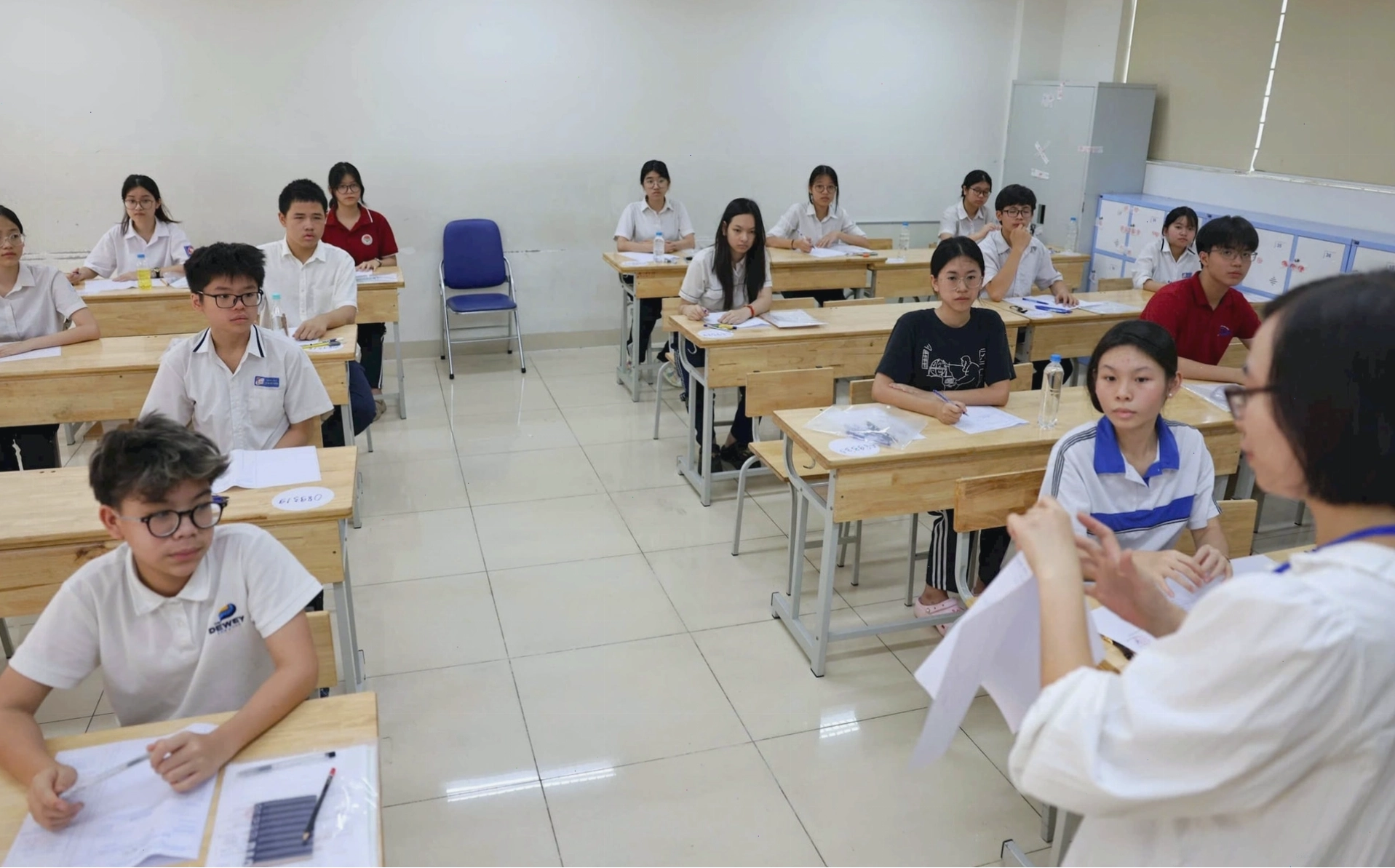 Thí sinh làm bài thi tuyển sinh lớp 10