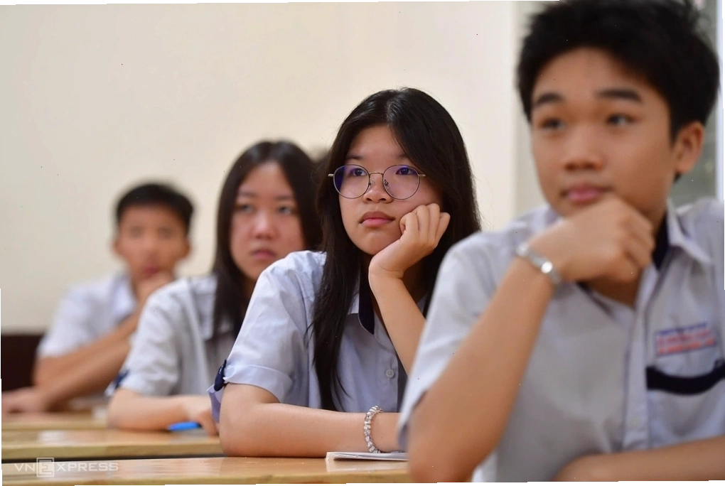 Thí sinh TP HCM tra cứu điểm thi lớp 10