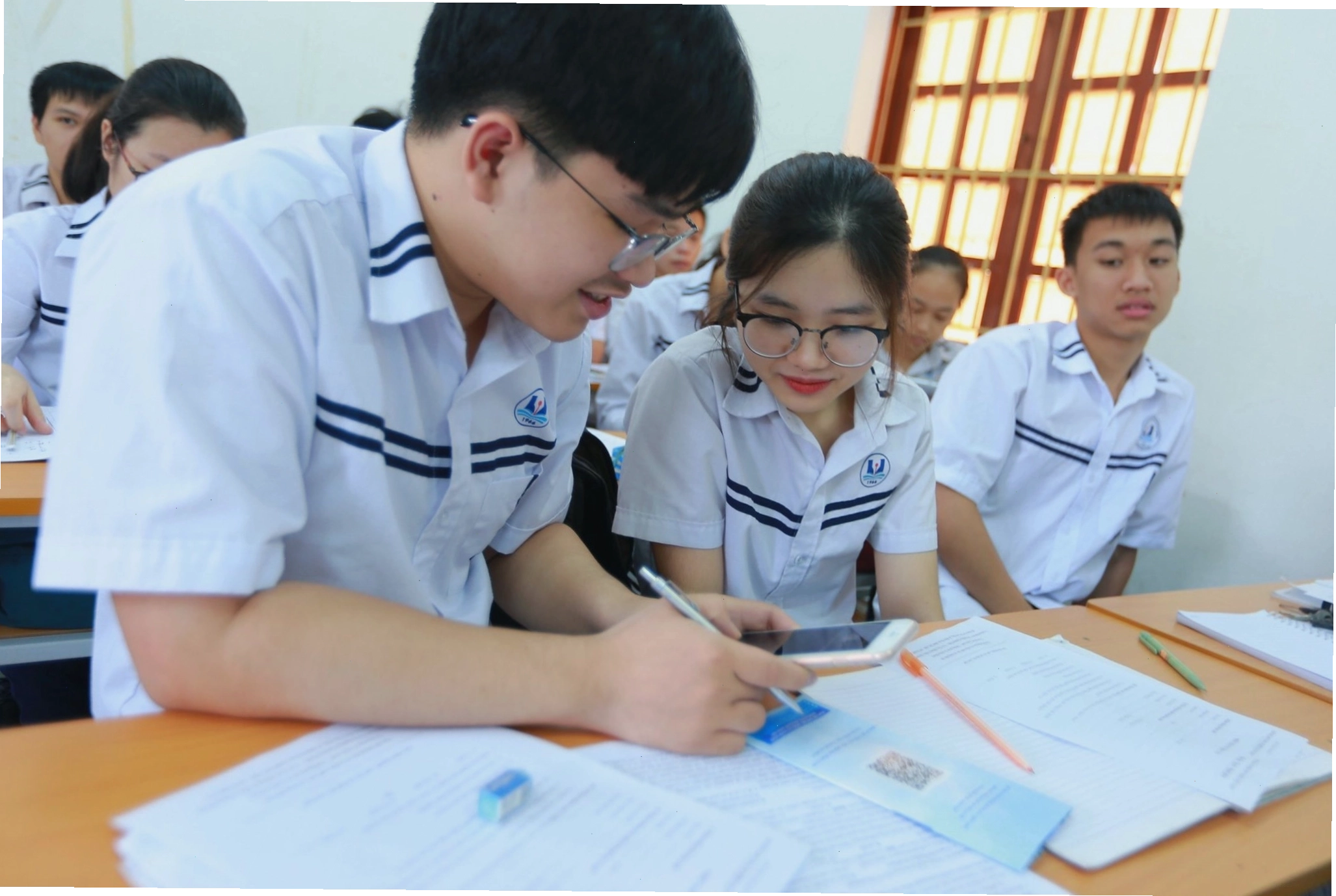 Thí sinh xem kết quả thi Tốt nghiệp THPT