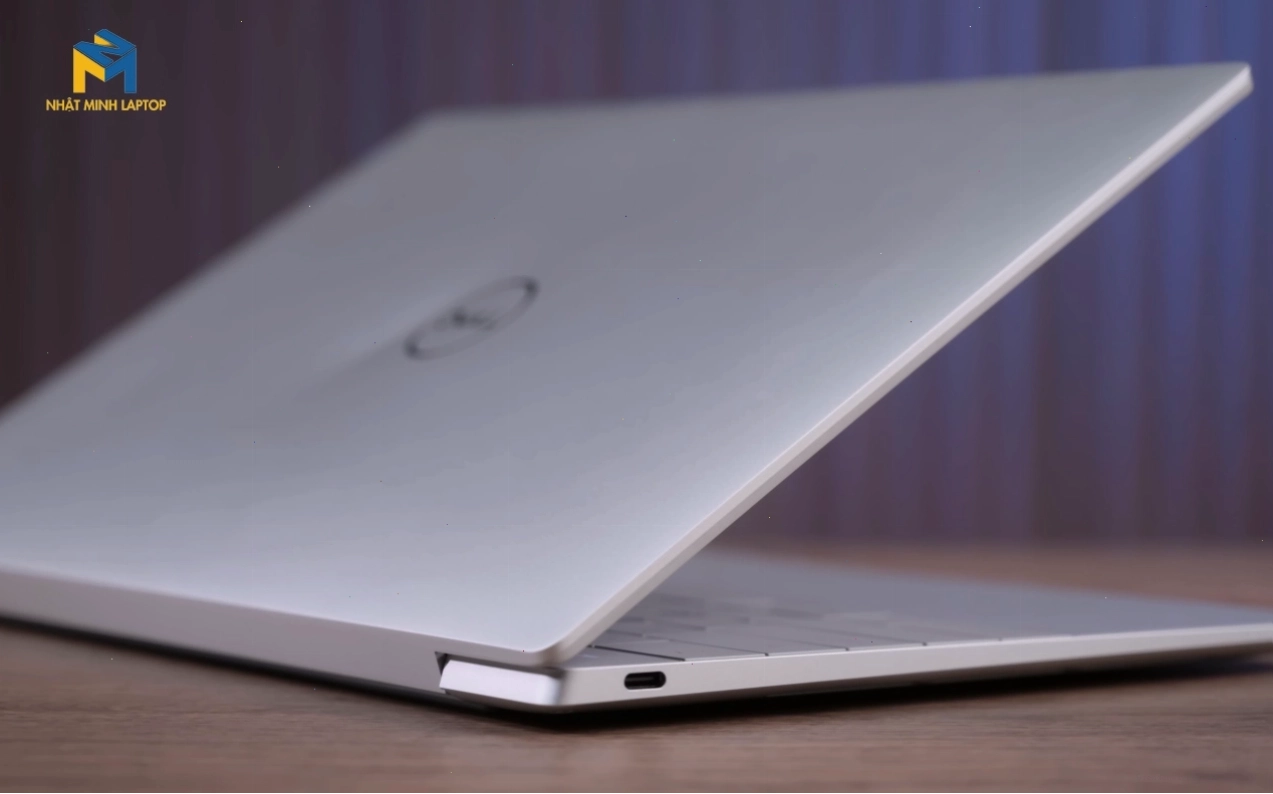 Thiết kế liền mạch của Dell XPS 13 Plus 9320 với bàn phím cảm ứng và touchpad ẩn