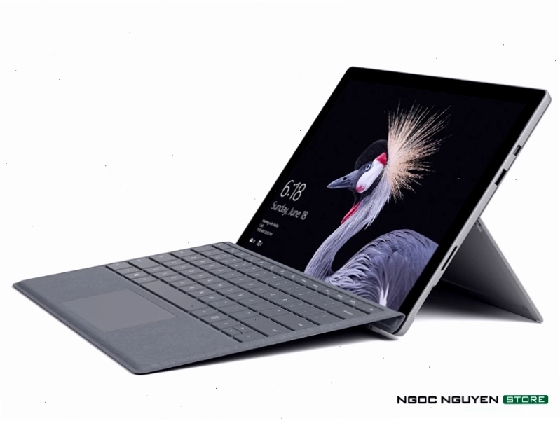 Thiết kế tổng quan của Surface Pro 5 với chân đế linh hoạt