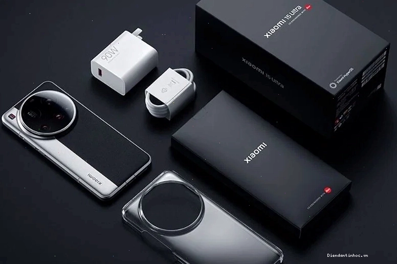 Thiết kế Xiaomi 15 Ultra với khung viền kim loại và mặt lưng cao cấp