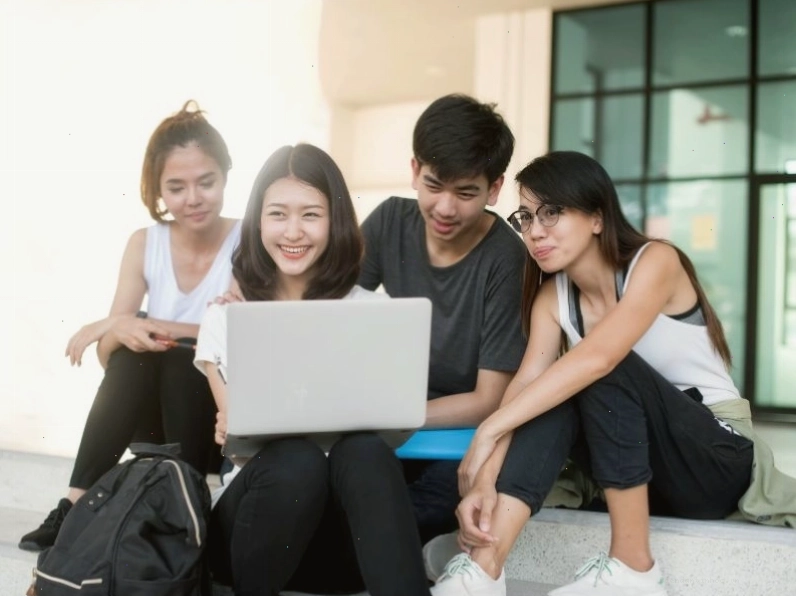 Tìm hiểu khối D01 gồm những môn gì? Bao gồm Toán, Ngữ Văn và Tiếng Anh