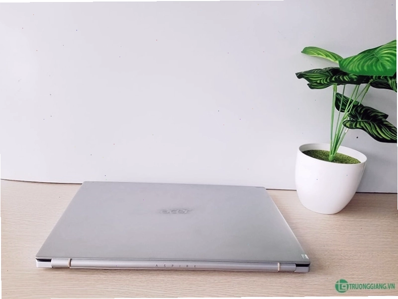 Tổng quan laptop Acer Aspire 5 A515-56-54PK với thiết kế hiện đại