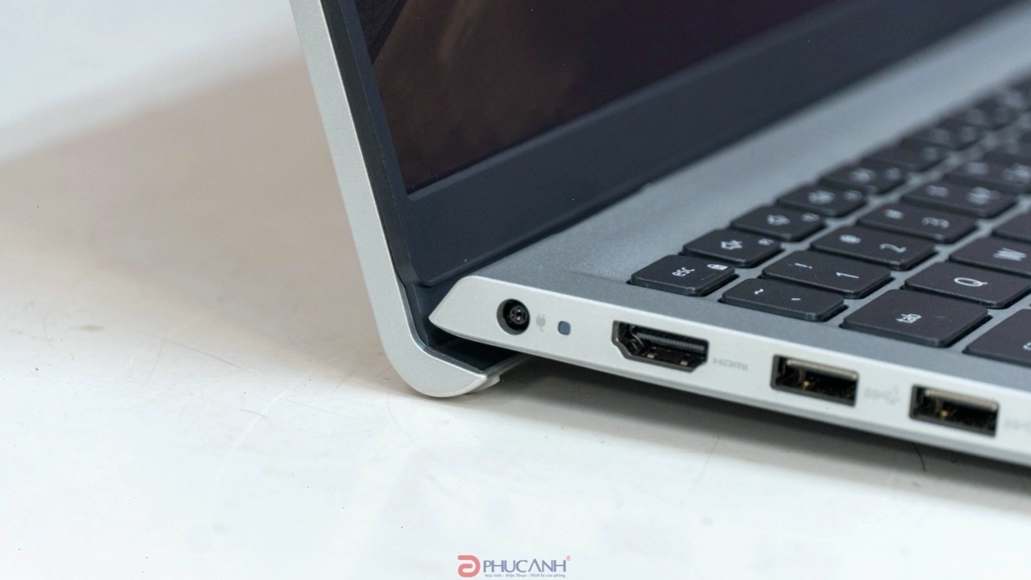 Tổng thể laptop Dell Inspiron 15 3520